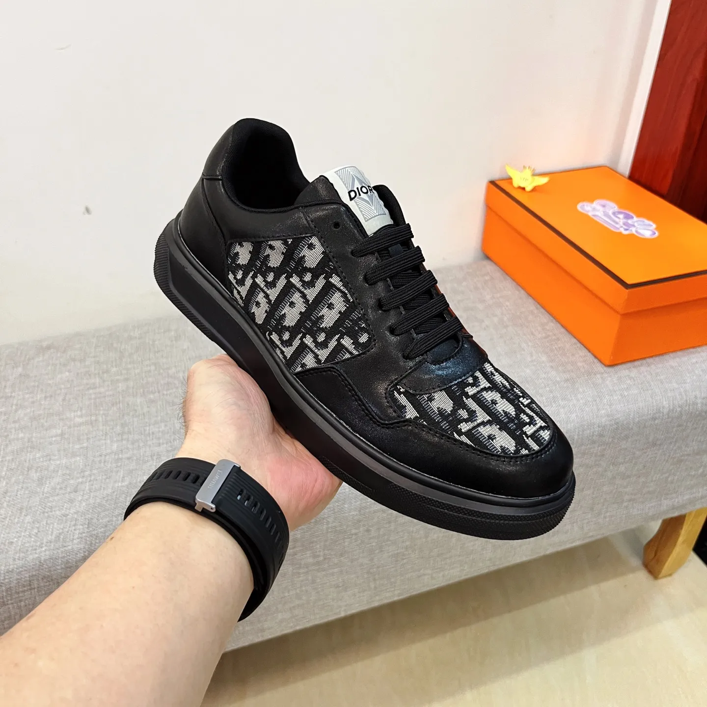 Men's men's shoes💰 420💰🔥【Dior】🔥Men's high-end brand of shoes official website 1:1 latest masterpiece: the upper is made of first-layer cowhide imported from Italy with a comfortable and breathable lining➕original non-slip and wear-resistant outsole🔥, making walking more convenient and comfortable! An exclusive new model, a stunning work, a beautiful 1:1 replica [color] compared to the official quality! Create a fashionable personality to set off your uniqueness! A must-have for trendy men! Classic 🔥Size: 38-44 Color: 🔥 2⃣️colors available🔥